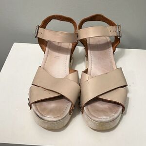 Sandro Rosi Women's Beige Studded Platform Heels Crossover  Sandals Size 39